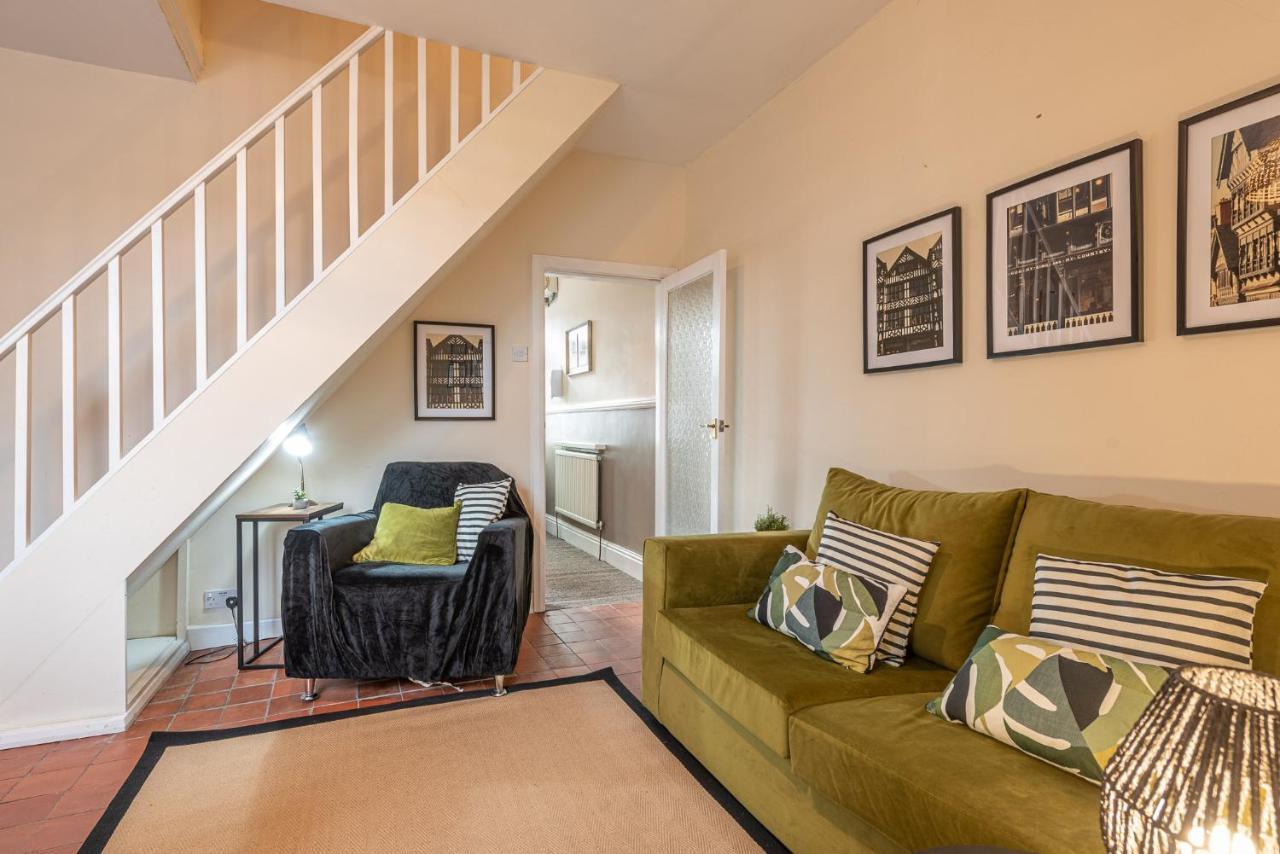 3 Bedroom Home Sleeps 5 Close To Chester City Centre Welcomes Couples, Small Groups, Families And Contractors Exterior foto