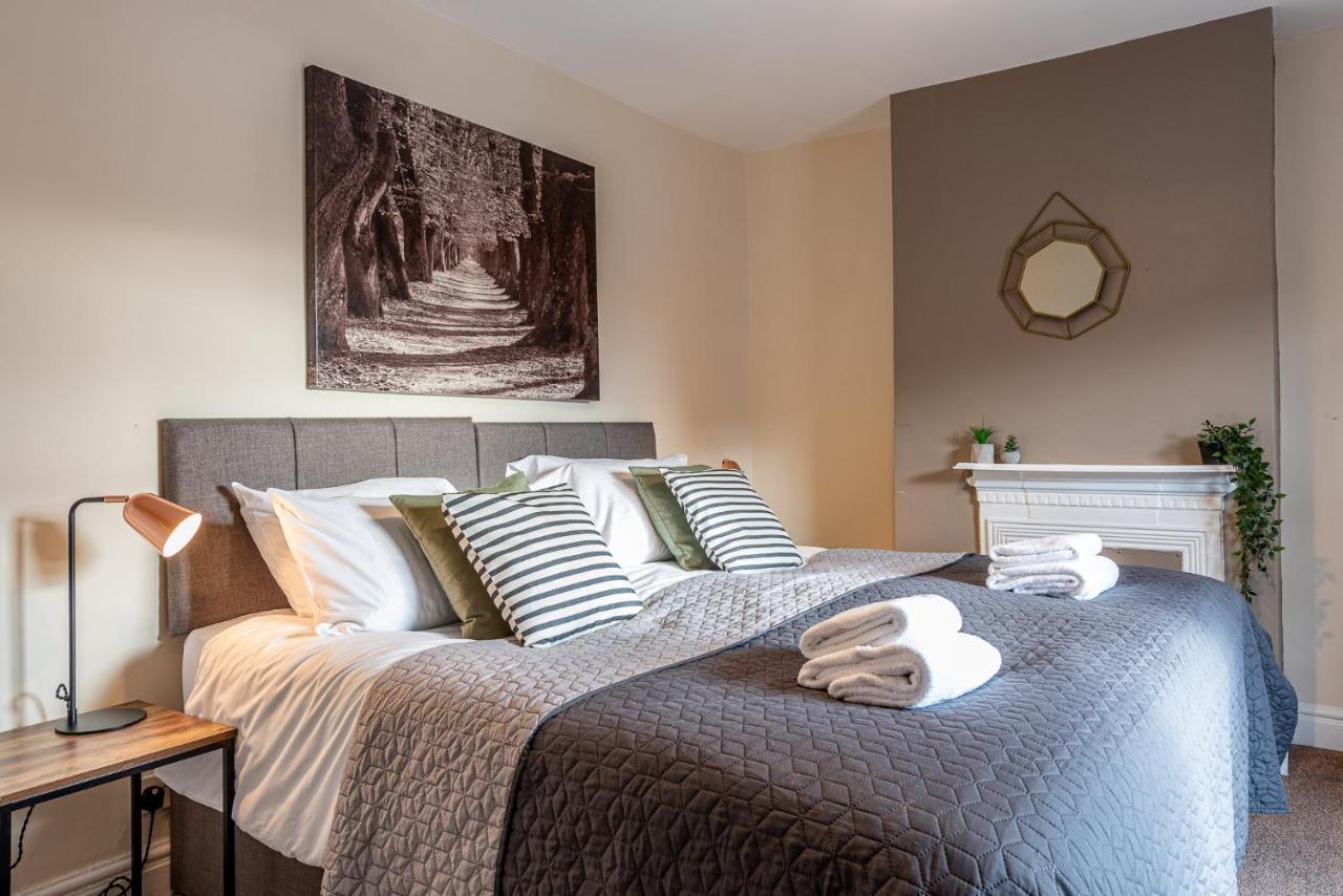 3 Bedroom Home Sleeps 5 Close To Chester City Centre Welcomes Couples, Small Groups, Families And Contractors Exterior foto